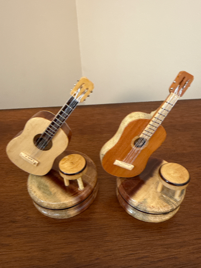 Enfeite artesanal violão